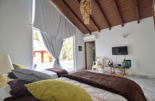 Punta Sur House | Villa boutique con piscina y vehículo