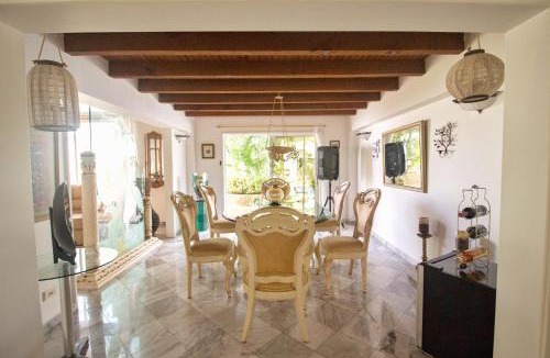 Punta Sur House | Villa boutique con piscina y vehículo