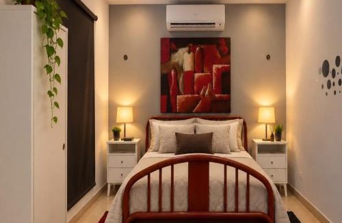 El Prado House | Alejandra House VIP