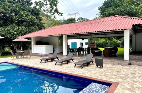 Villavicencio House | Finca las palmas villavicencio