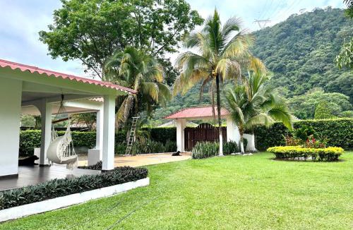 Villavicencio House | Finca las palmas villavicencio