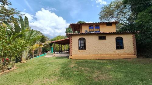 Bella Luz House | Finca Privada con piscina, BBQ, mesa de billar