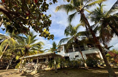 Tolu House | House in Tolú by the sea with pool and 7 rooms