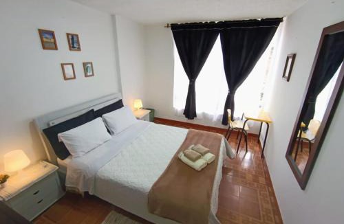Engativa House | Comfort Room with Private Bathroom