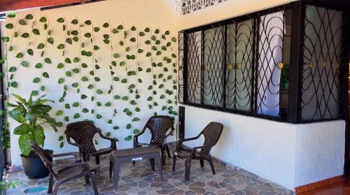 San Sebastian de Mariquita House | Casa esquinera con Zona verde y asados en familia