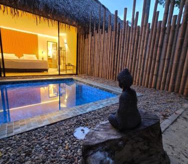 Melgar Villa | Suite Tropical Piscina Privada y Aire Acondicionado