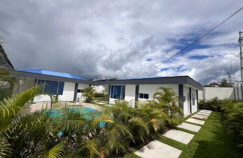Garzon House | Cabañas Compostela