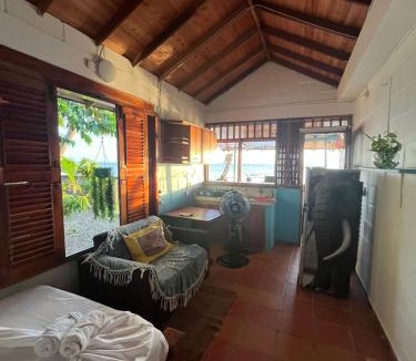 Necocli Apartment | Cabaña frente al mar con playa privada y atardeceres