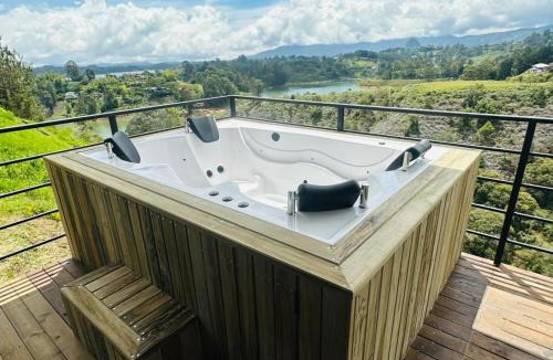 Guatape Cabin | Cabaña Monte cristo