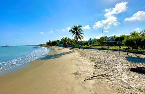 Tolu House | Lujosa cabana con piscina playa y servicio