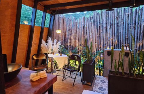 Guatape Ski Chalet | Stunning Lake House Horizonte, Jacuzzi, Amazing Views
