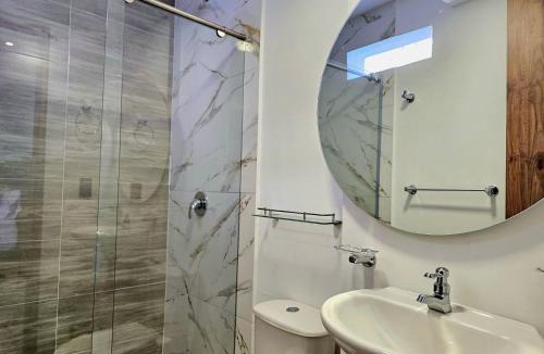 Cali Apartment | Hotel Casa Cristales