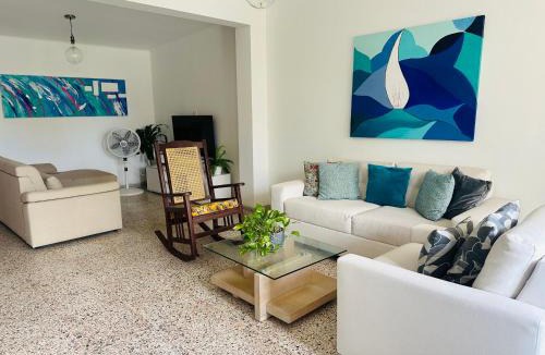 Barranquilla House | Hermosa casa ideal para grupos y familias con patio amplio cerca al Malecón