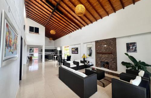 Los Santos Villa | Mesa de los santos Casa campestre La Victoria