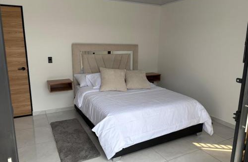 Tinjaca Villa | Villa El Encanto Casa campestre con fogata y vista