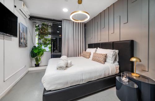 Zona Rosa Villa | Ultimate 9BR Lleras Villa W Heated Pool