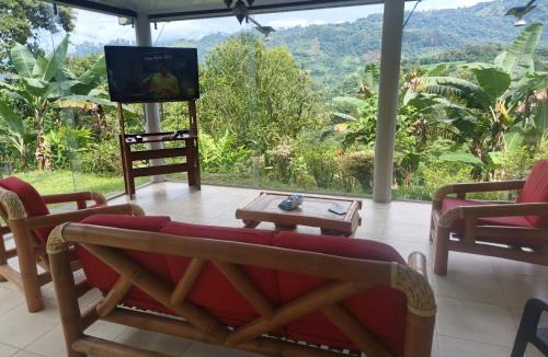 La Vega House | Refugio en la naturaleza