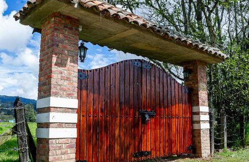 Chiquinquira House | Villa Andrea - Casa Campestre con Chimenea