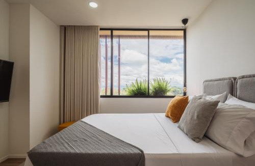 Pereira Apartment | Quiet Cerritos Retreat Jacuzzi & 180 Sunsets