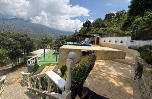 Copacabana House | Finca Los Laureles