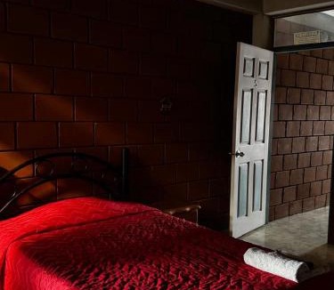 Salamina Hotel | Hotel Bola Roja