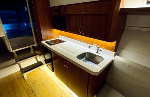Prado Boat Rental | Exclusivo, cómodo y lujoso Yate