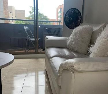 Las Lomas I Apartment | Apto In ProvenzaLleras