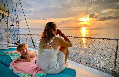San Andres Boat Rental | Exclusive Sailboat Stay in San Andrés