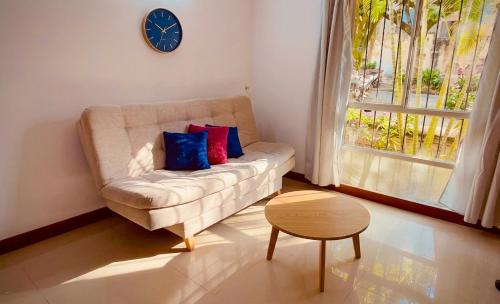 La Candelaria Apartment | RentalsOP AN03 Apto tipo hotel, caminando al centro, cerca al Metro tranvía, minutos del estadio y poblado, la mejor ubicación en Medellin