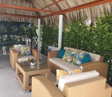 Ricaurte Villa | SANTORINI Villa con Piscina, Jacuzzi y Kiosko Privado en Girardot
