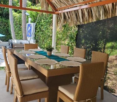 Ricaurte Villa | SANTORINI Villa con Piscina, Jacuzzi y Kiosko Privado en Girardot