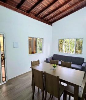 Curiti Villa | Cabaña La Casa Bonita
