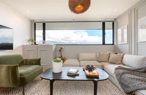 La Aguacatala Apartment | Go Living Suites: Your Medellin Retreat