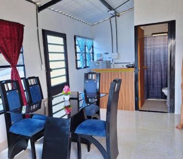 Macanal House | Twin House, casas campestres con vista al embalse