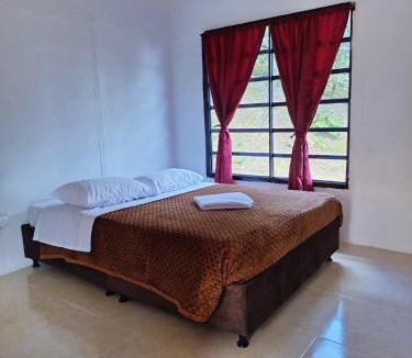 Macanal House | Twin House, casas campestres con vista al embalse
