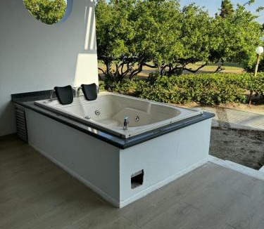 Tubara Apartment | Cabin 6 with private Jacuzzi, furnished and peaceful