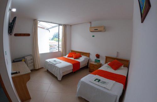 Melgar Hotel | Hotel BENNY Los Leones Melgar