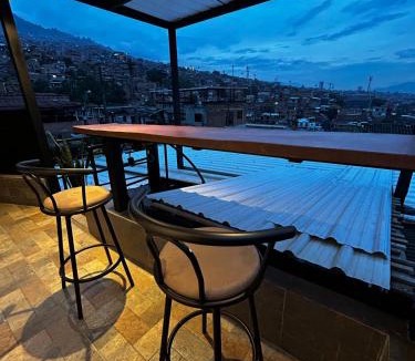 Santa Cruz Apartment | Balcony View Apartments with Fast WiFi near Subway