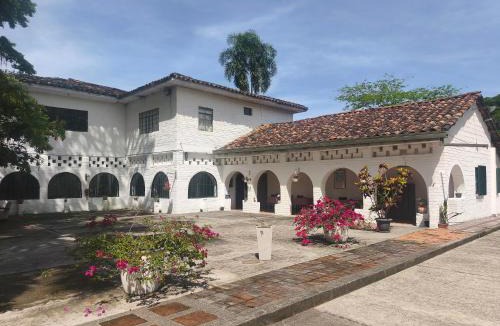 Pereira House | Historic and colonial house - La Marina