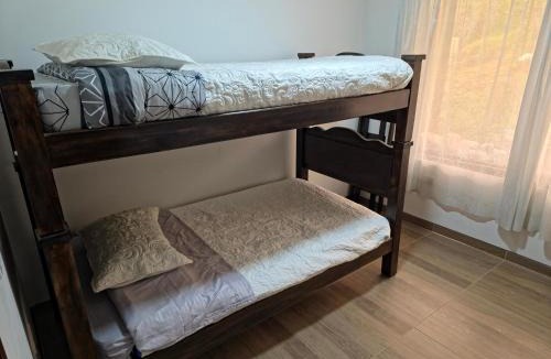 Chiquinquira Apartment | Casa wiffi parqueadero toallas mascotas