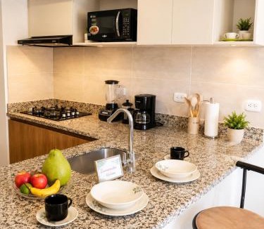 Gaira Apartment | Confortable Apartamento con Balcón, Aire Acondicionado, Wifi y Parqueadero