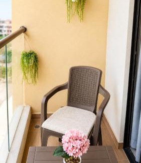 Gaira Apartment | Confortable Apartamento con Balcón, Aire Acondicionado, Wifi y Parqueadero