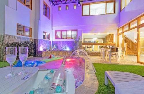 Laureles Villa | Alojamiento con piscina privada en Medellín MLB by Lets Go