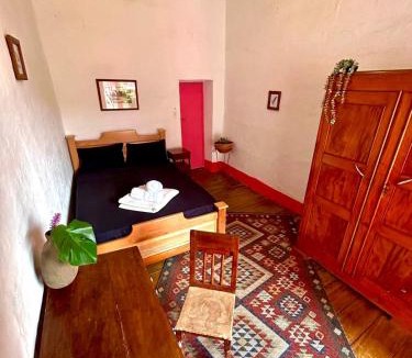 Jerico Hostel | La Casa Rosada Hostel