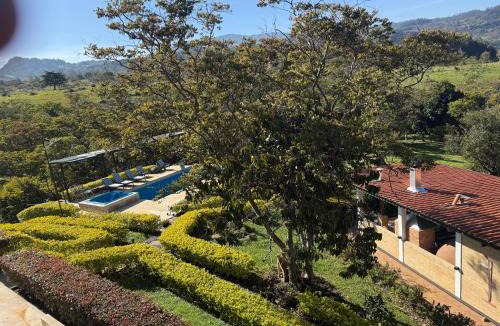 Puente Nacional Ski Chalet | Casa - Finca Villa Violeta