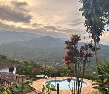 Cali Bed & Breakfast | EcoHotel La Villa The View