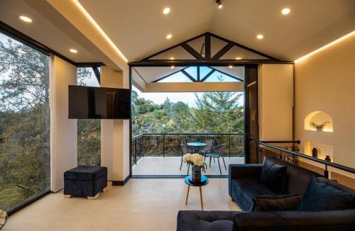 El Carmen de Viboral Villa | Romantic Luxury Villa Jacuzzi & Steam Room
