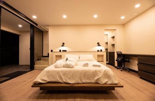 El Carmen de Viboral Villa | Romantic Luxury Villa Jacuzzi & Steam Room
