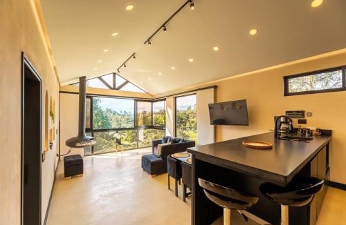 El Carmen de Viboral Villa | Nature Cabin with Spa Jacuzzi Steam Room