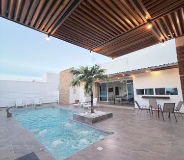 Flandes House | Luxury house with private pool for 12 people